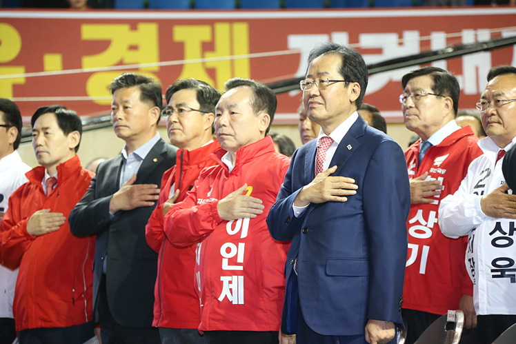 제목 노출 영역입니다 이미지