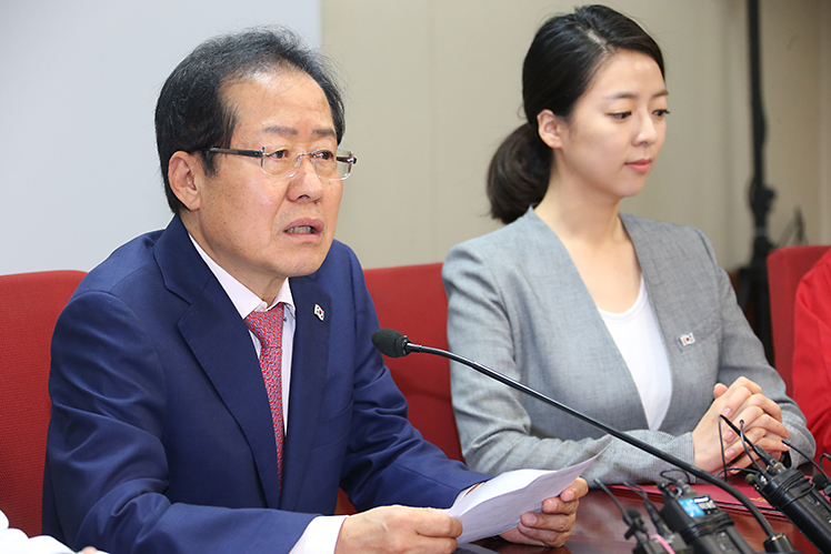 제목 노출 영역입니다 이미지