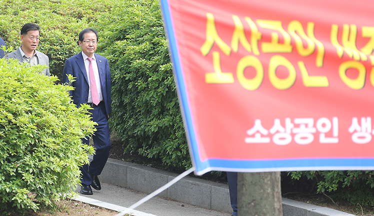 제목 노출 영역입니다 이미지