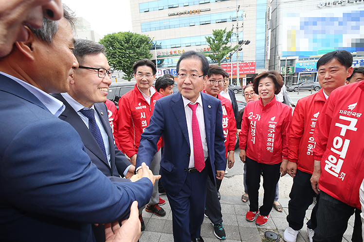제목 노출 영역입니다 이미지