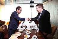 홍준표 당 대표, 스콧 스나이더 美 외교협회 선임연구원 면담