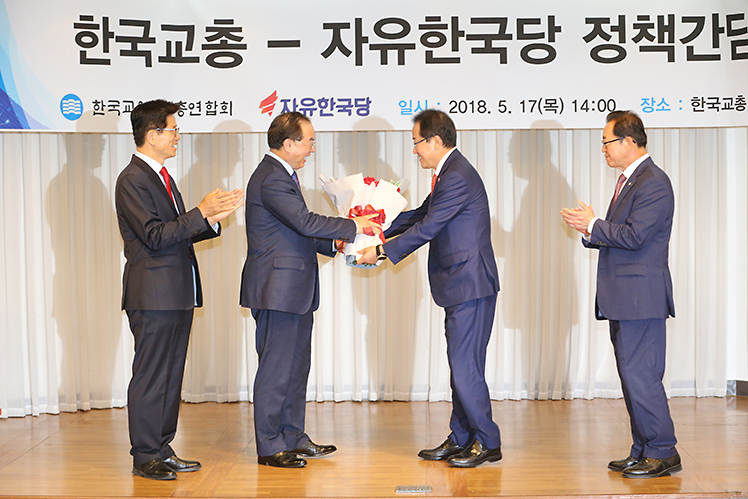 제목 노출 영역입니다 이미지