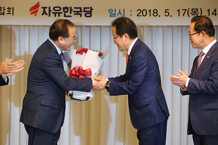 제목 노출 영역입니다 이미지