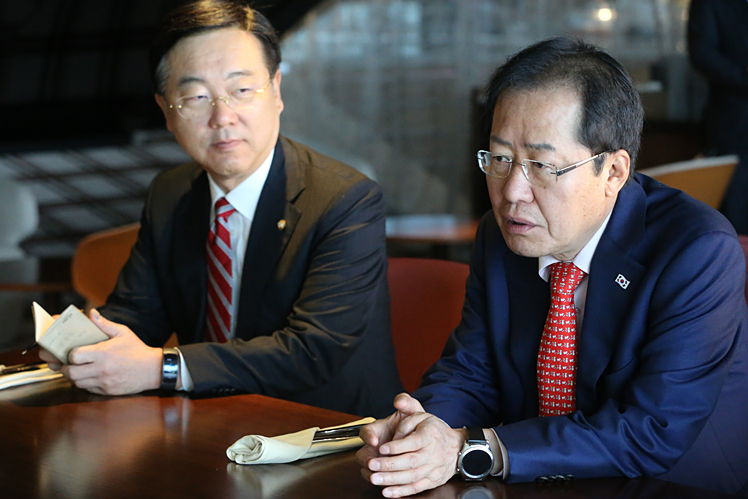 제목 노출 영역입니다 이미지