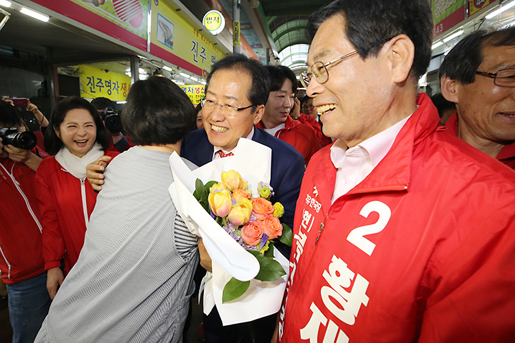 제목 노출 영역입니다 이미지