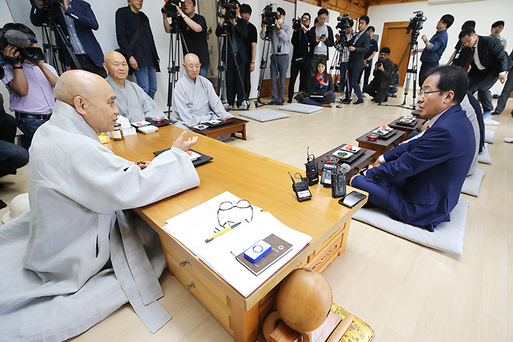 제목 노출 영역입니다 이미지