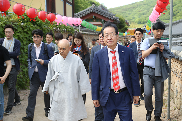 제목 노출 영역입니다 이미지