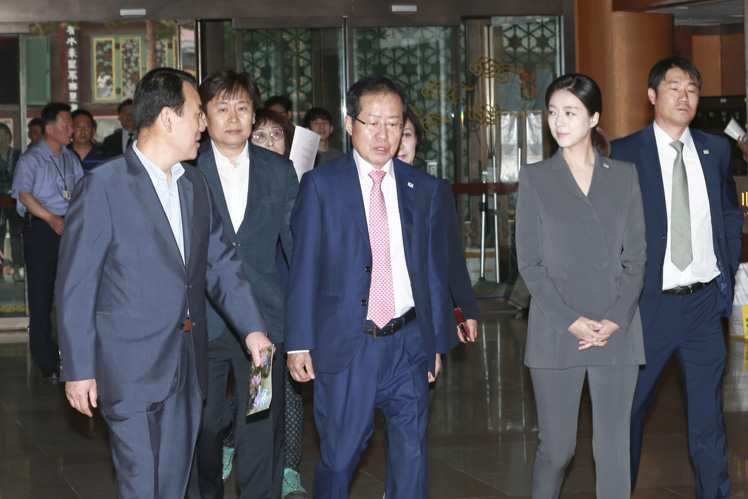 제목 노출 영역입니다 이미지