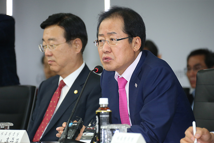 제목 노출 영역입니다 이미지