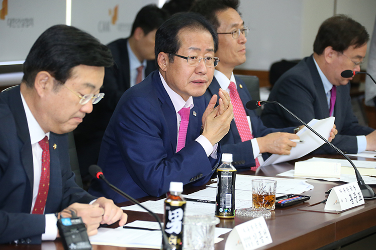제목 노출 영역입니다 이미지