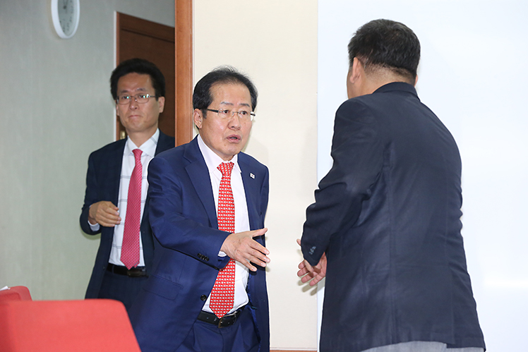 제목 노출 영역입니다 이미지