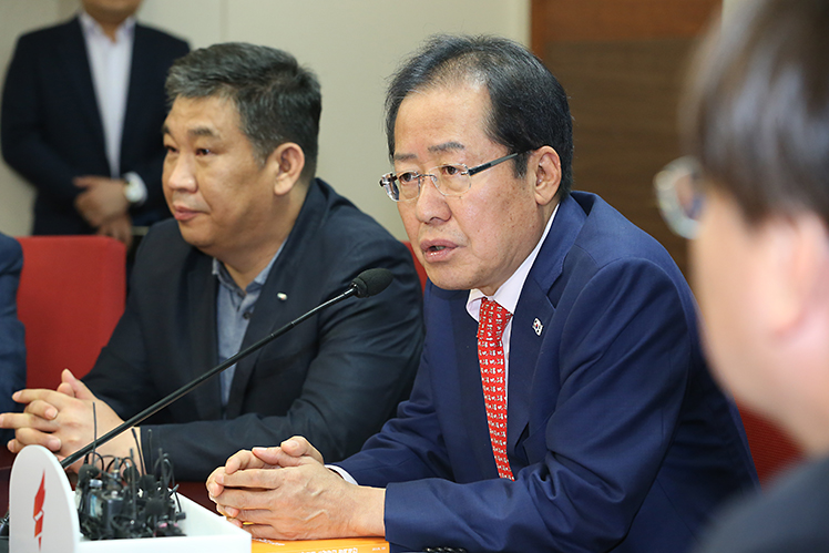 제목 노출 영역입니다 이미지