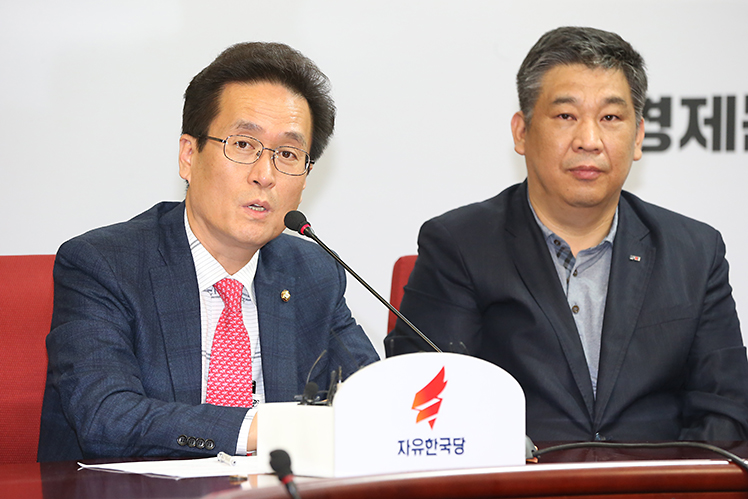 제목 노출 영역입니다 이미지