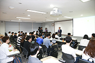 홍준표 당 대표 '정의와 형평 만들기' 성균관대 대학생 특강