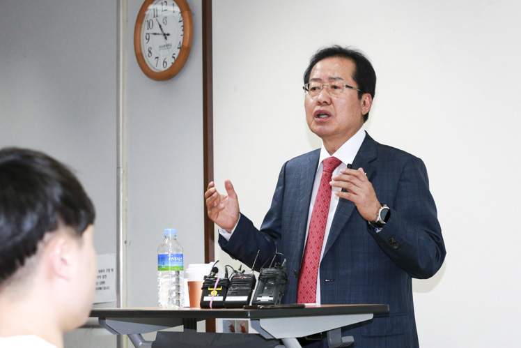 제목 노출 영역입니다 이미지