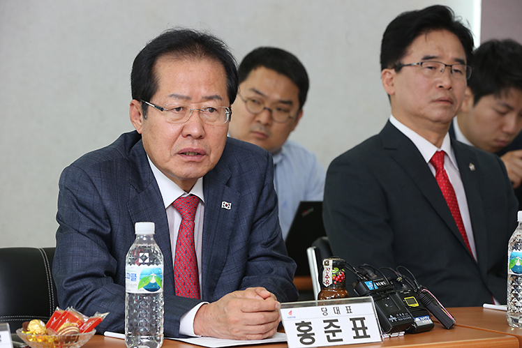 제목 노출 영역입니다 이미지