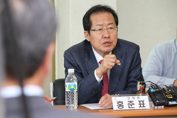 제목 노출 영역입니다 이미지