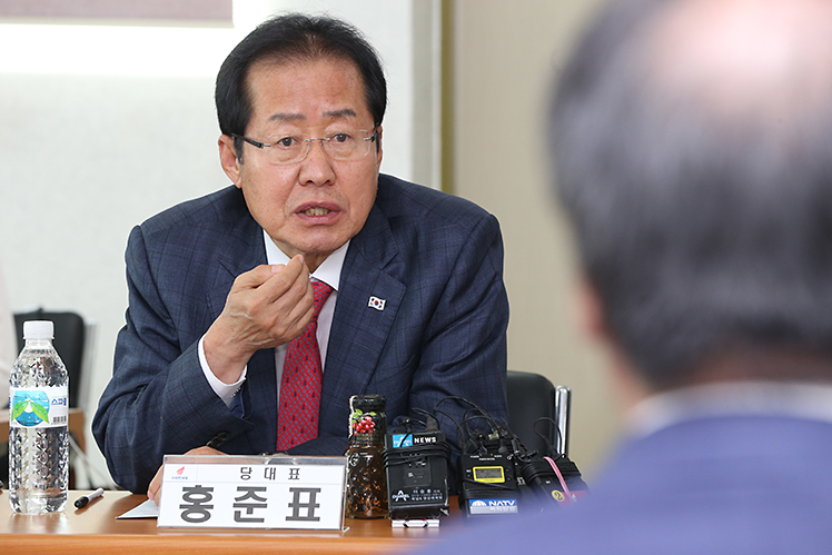 제목 노출 영역입니다 이미지