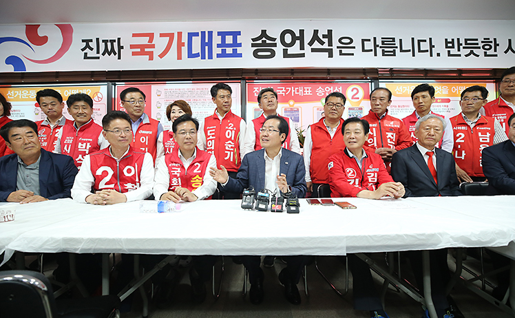 제목 노출 영역입니다 이미지