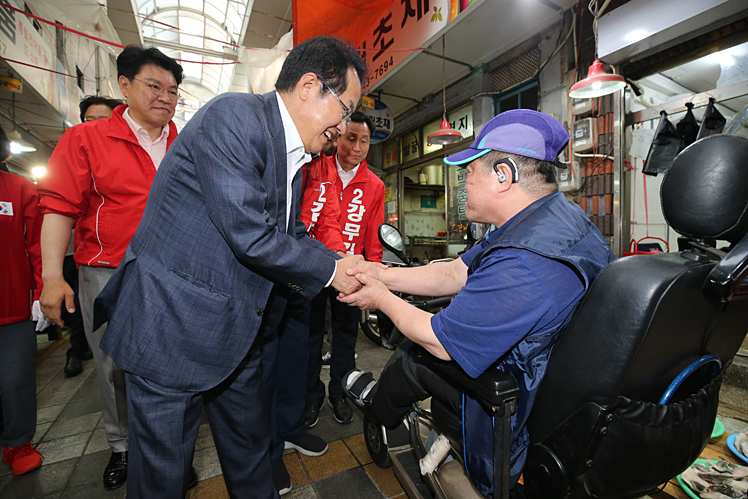 제목 노출 영역입니다 이미지