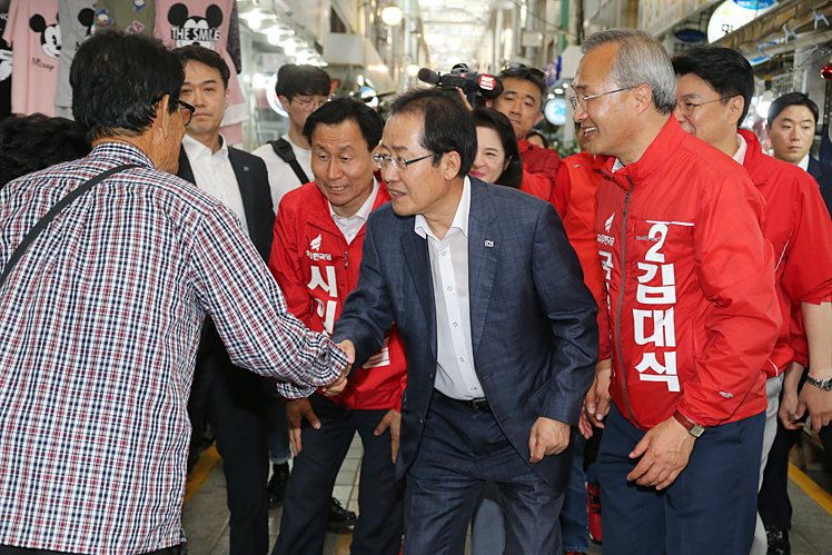 제목 노출 영역입니다 이미지