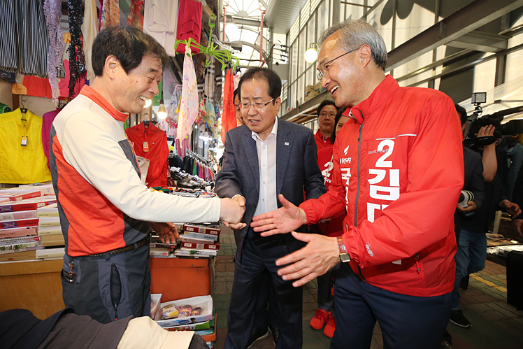 제목 노출 영역입니다 이미지