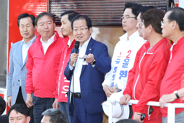 제목 노출 영역입니다 이미지