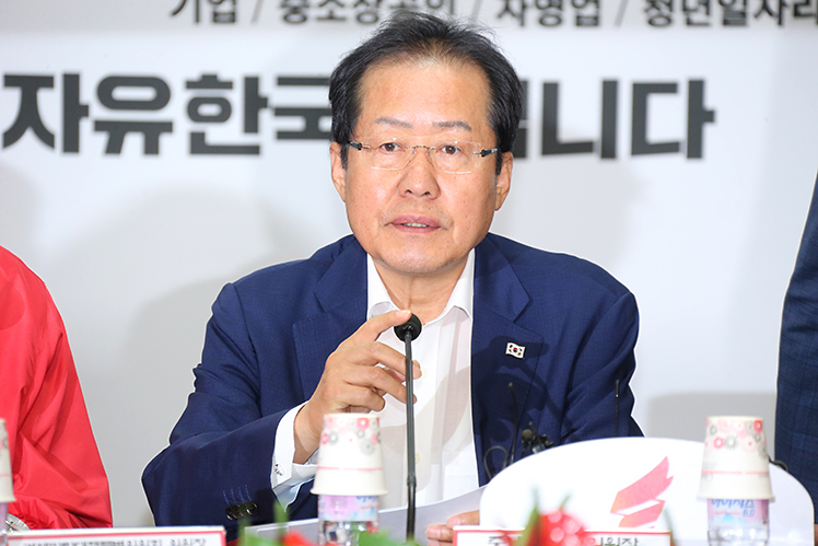 제목 노출 영역입니다 이미지