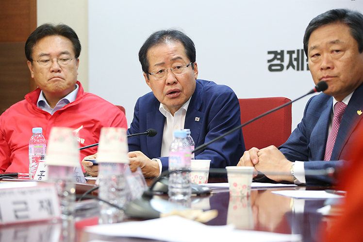 제목 노출 영역입니다 이미지