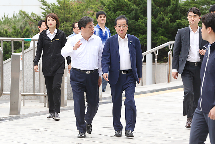 제목 노출 영역입니다 이미지