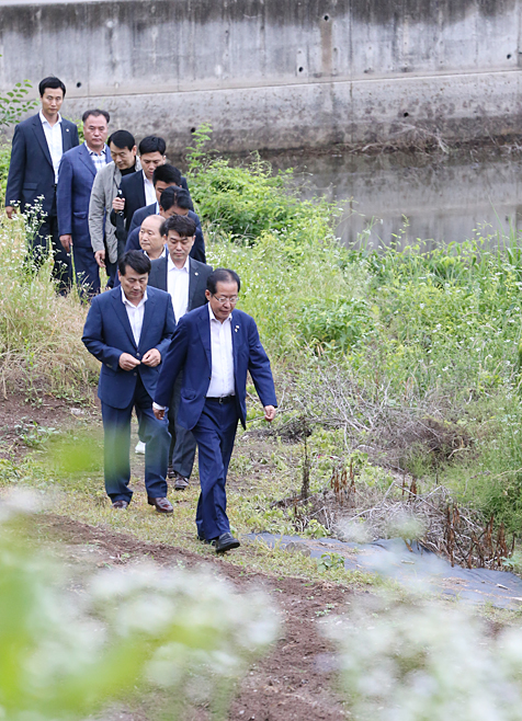 제목 노출 영역입니다 이미지
