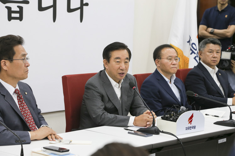 제목 노출 영역입니다 이미지