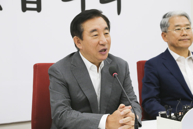 제목 노출 영역입니다 이미지