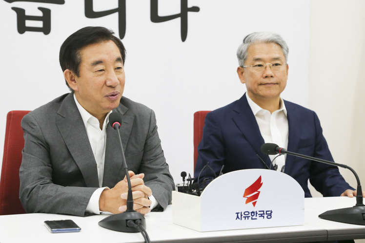 제목 노출 영역입니다 이미지