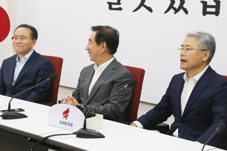 제목 노출 영역입니다 이미지