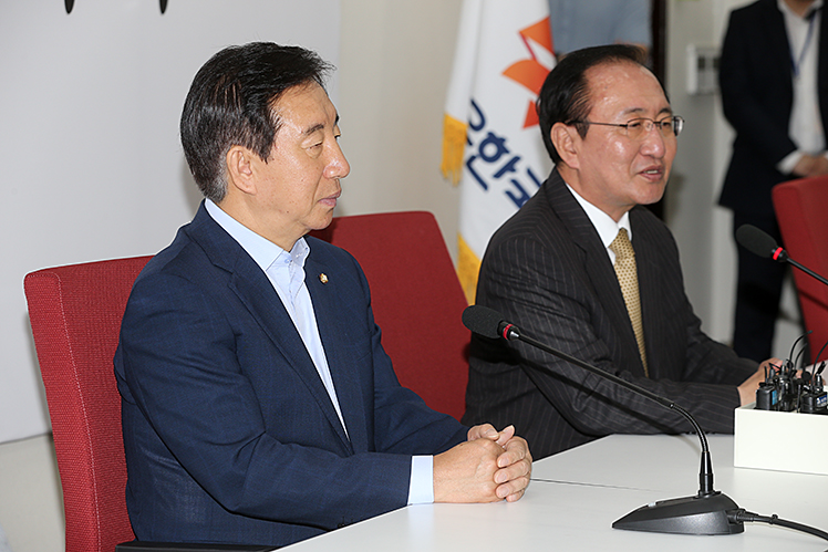 제목 노출 영역입니다 이미지