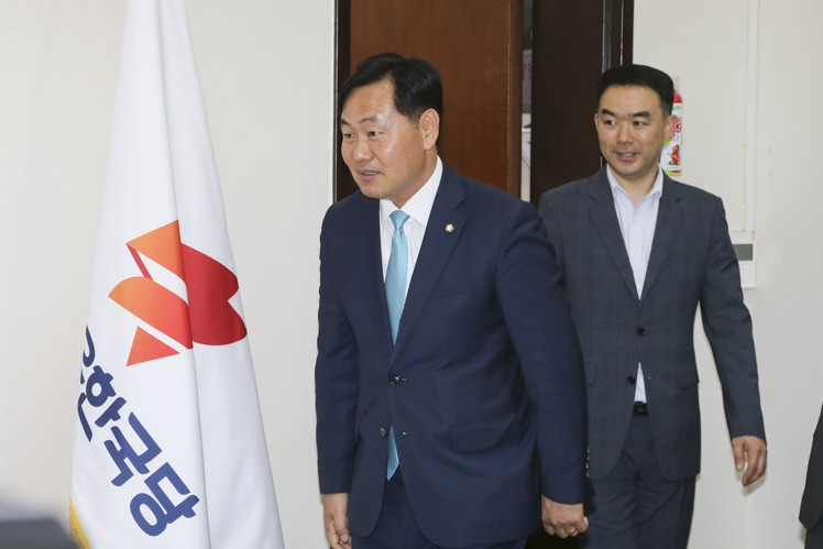 제목 노출 영역입니다 이미지
