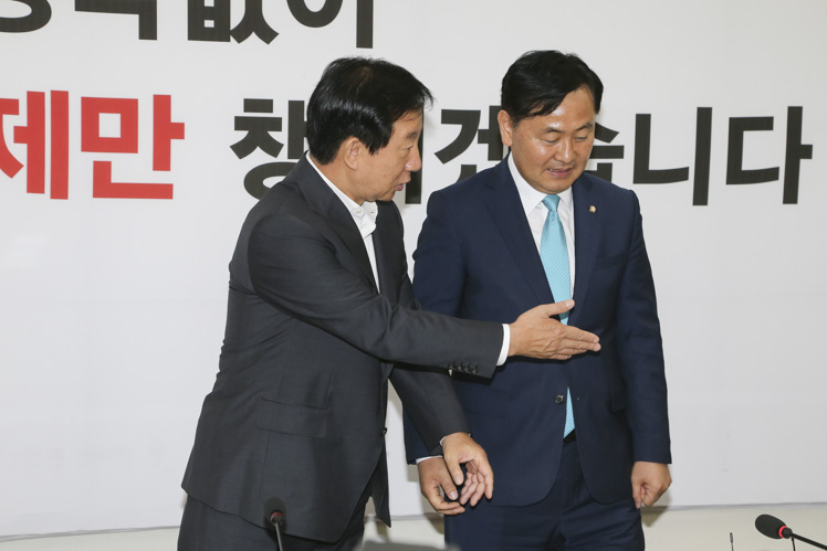 제목 노출 영역입니다 이미지