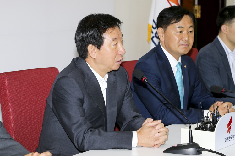 제목 노출 영역입니다 이미지