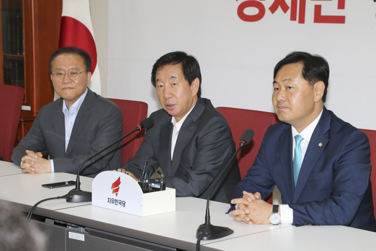 제목 노출 영역입니다 이미지