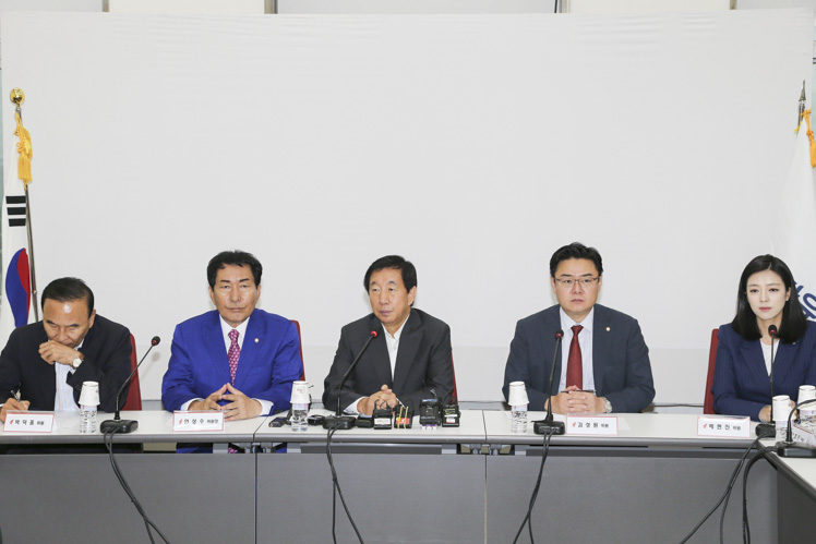 제목 노출 영역입니다 이미지