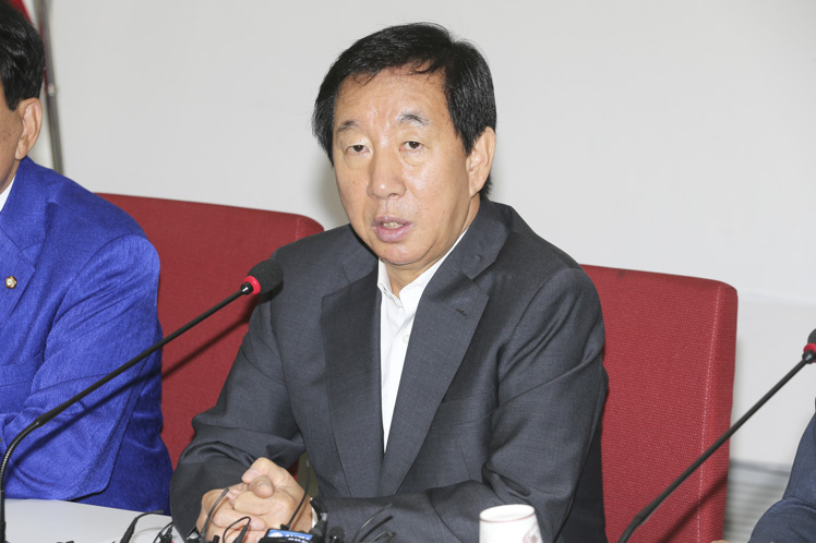제목 노출 영역입니다 이미지