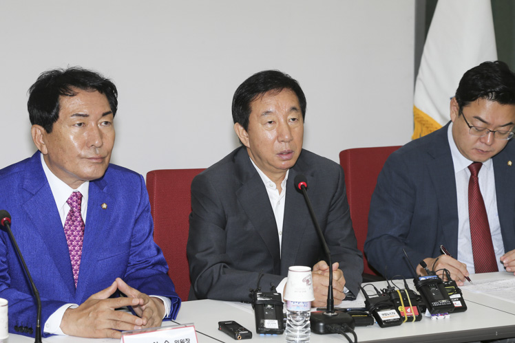 제목 노출 영역입니다 이미지