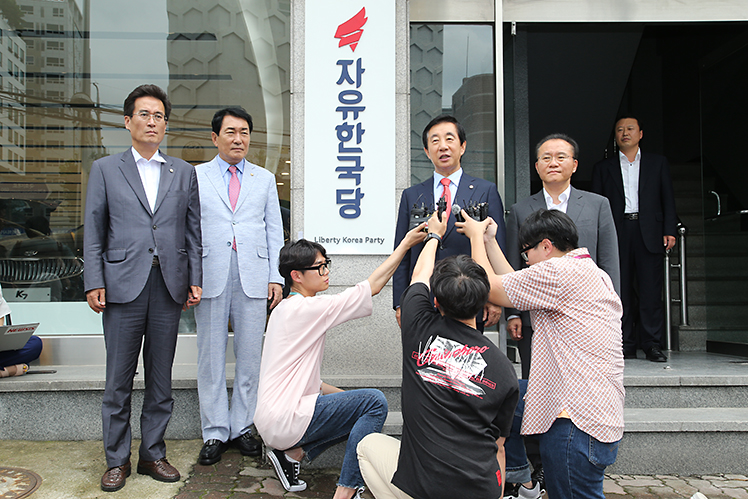 제목 노출 영역입니다 이미지
