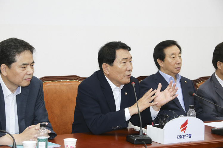 제목 노출 영역입니다 이미지