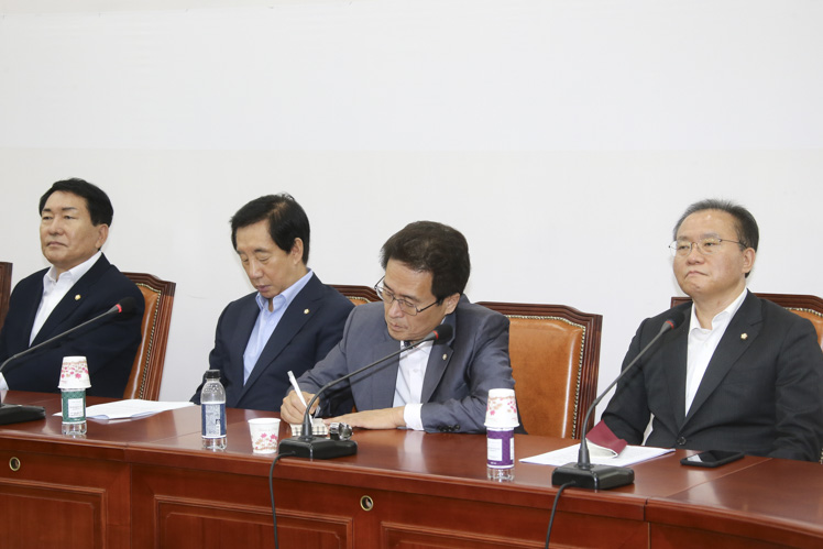제목 노출 영역입니다 이미지