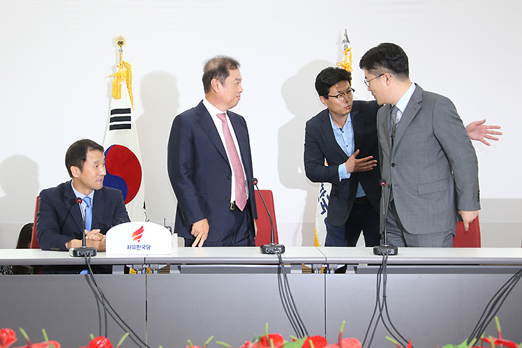 제목 노출 영역입니다 이미지