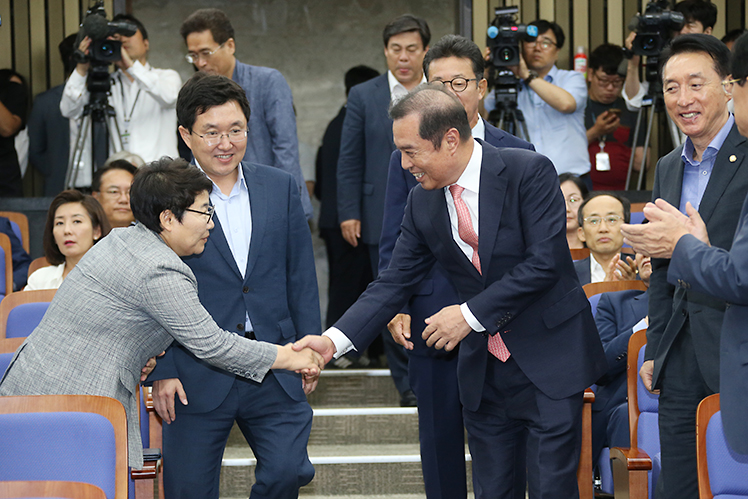 제목 노출 영역입니다 이미지