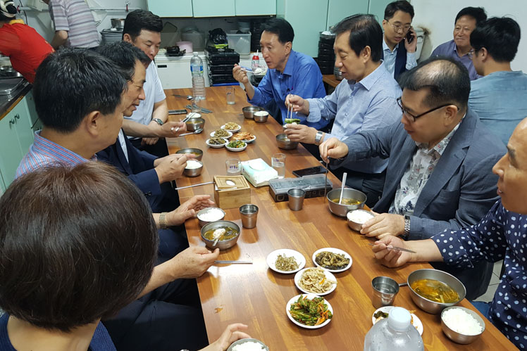 제목 노출 영역입니다 이미지