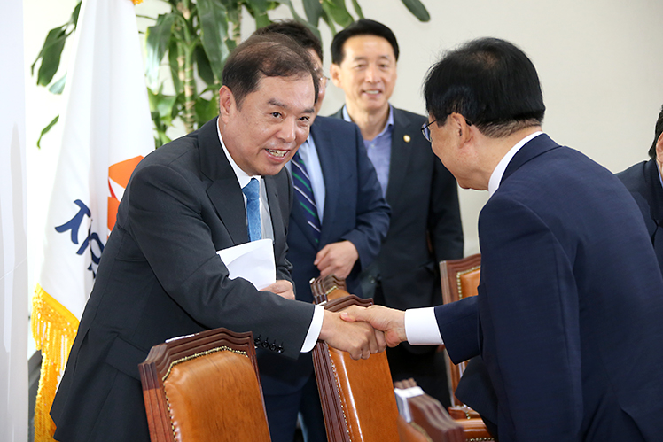 제목 노출 영역입니다 이미지